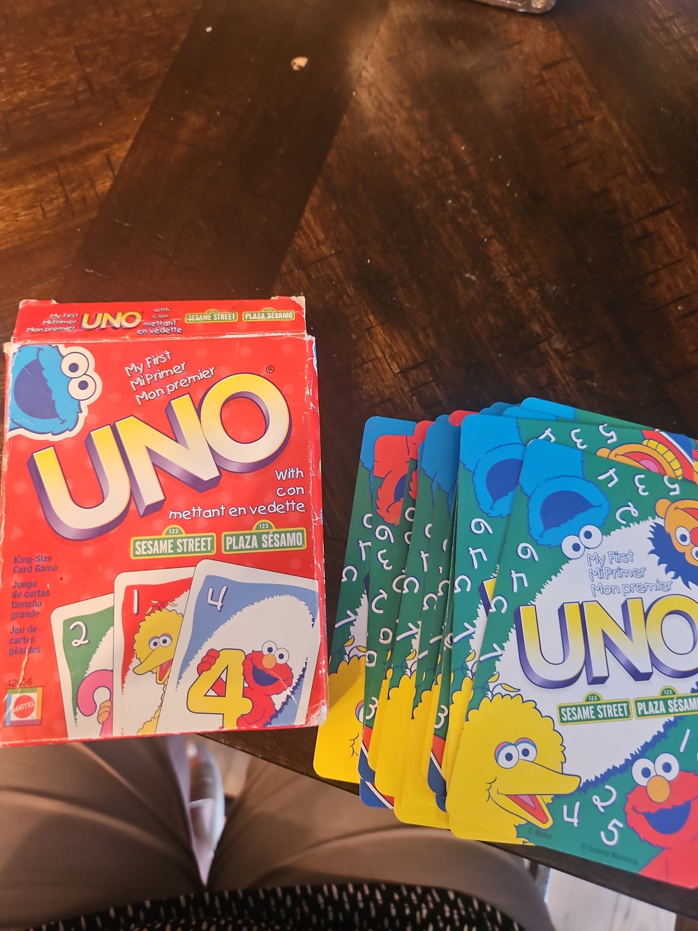 Mattel UNO Sesame Street Card Game - Red Box with Colorful Character Cards